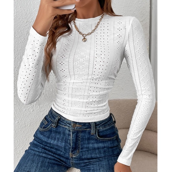 Rouge! Tops - White Eyelet Ruched Long Sleeve Tee Shirt Top